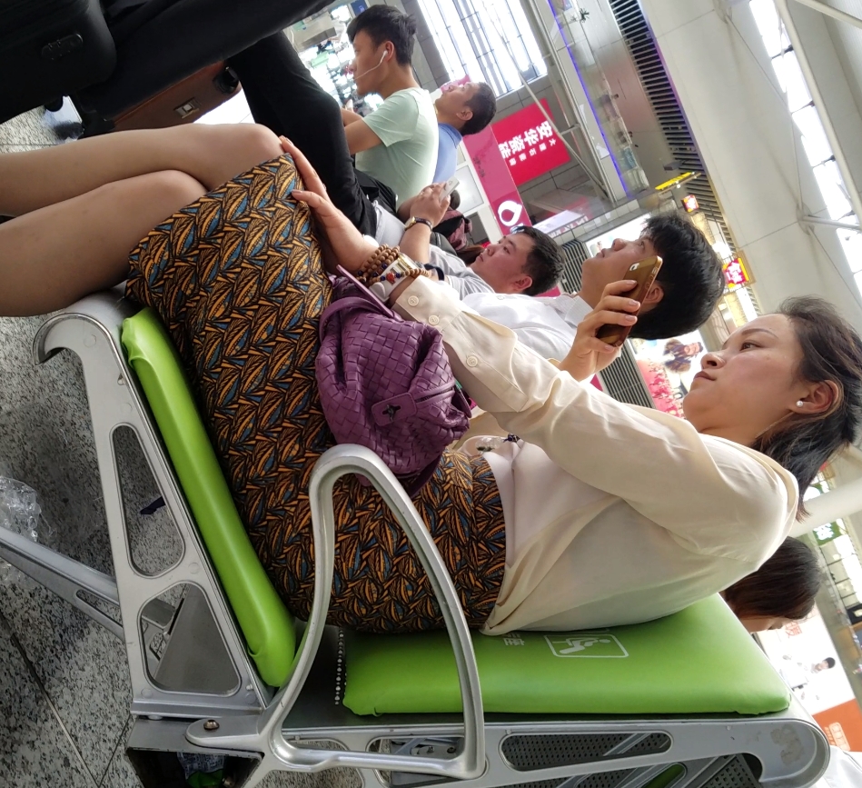 街拍合集车站清凉瞬间22V19.1G素人穿搭