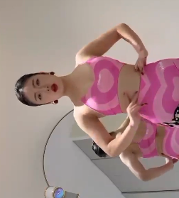 思羽私定维拉视频5部1.32G诱惑力爆棚