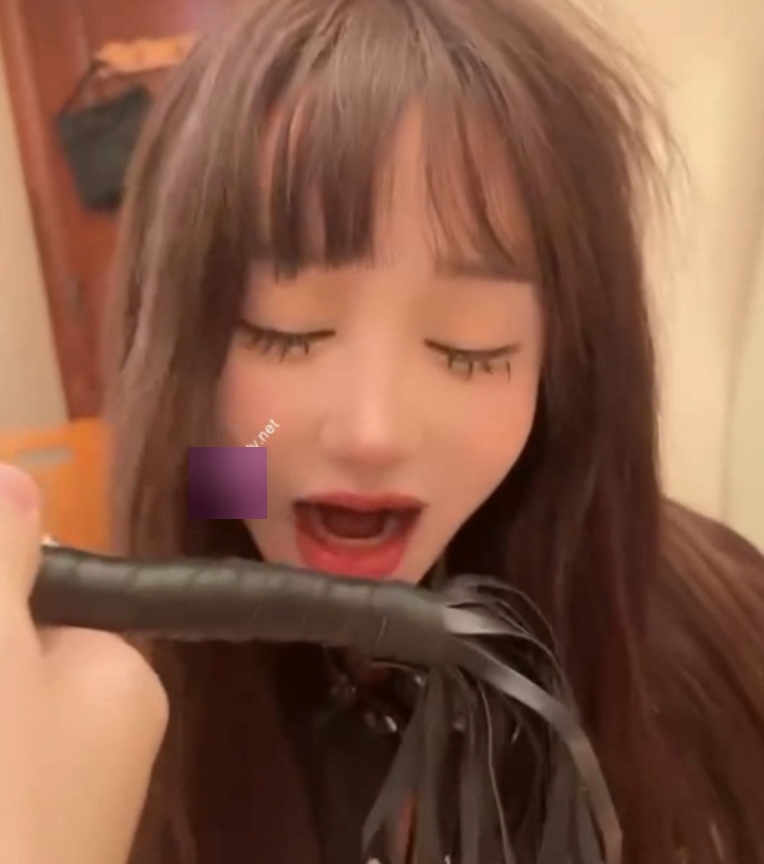 情侣日常推特私拍59V2.15G超会玩