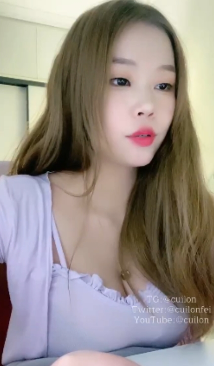 套路直播白桃第一视角私密互动1V524MB湿身诱惑