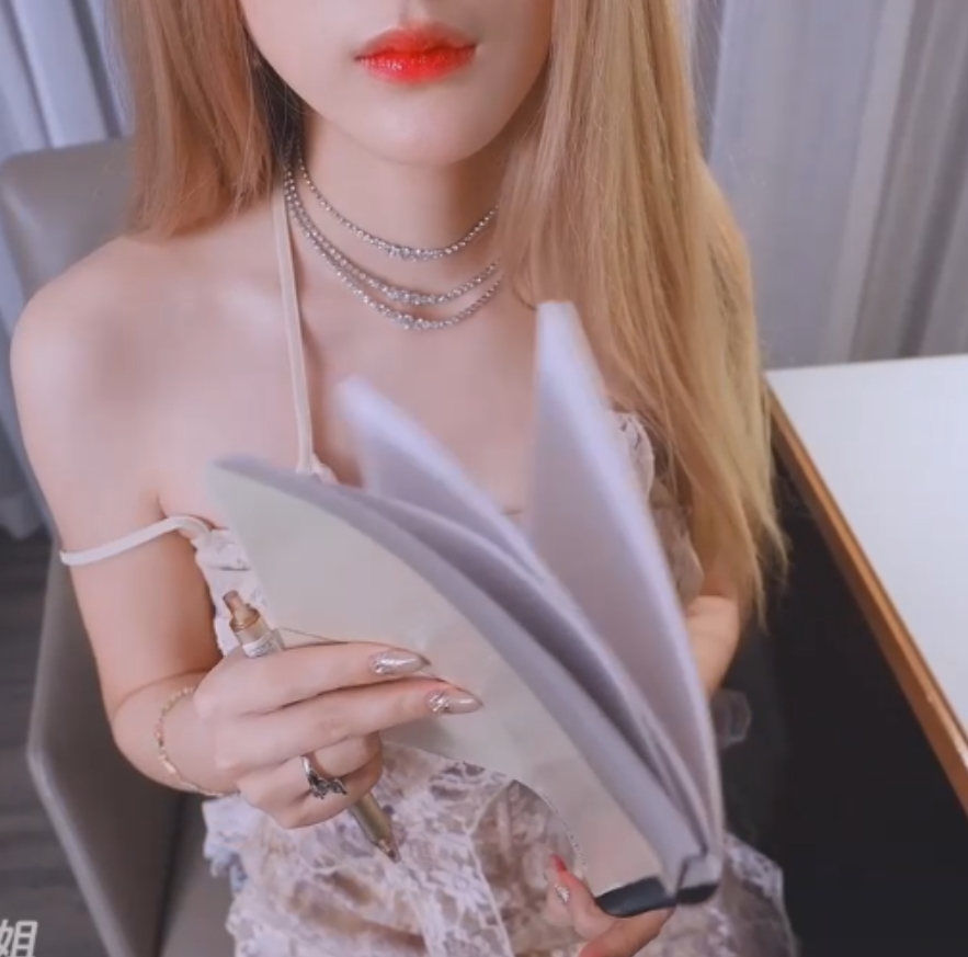 推特FortuneCuttie绝密合集40部45G蜜桃臀