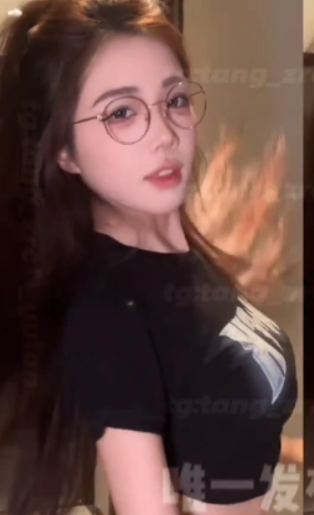 AI脱衣热舞冰糖小小酥54V抖音350M劲爆