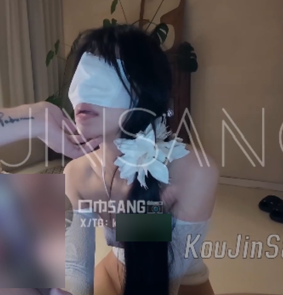 推特色魔口巾SANG艺术生美腿嫩妹900MB优质